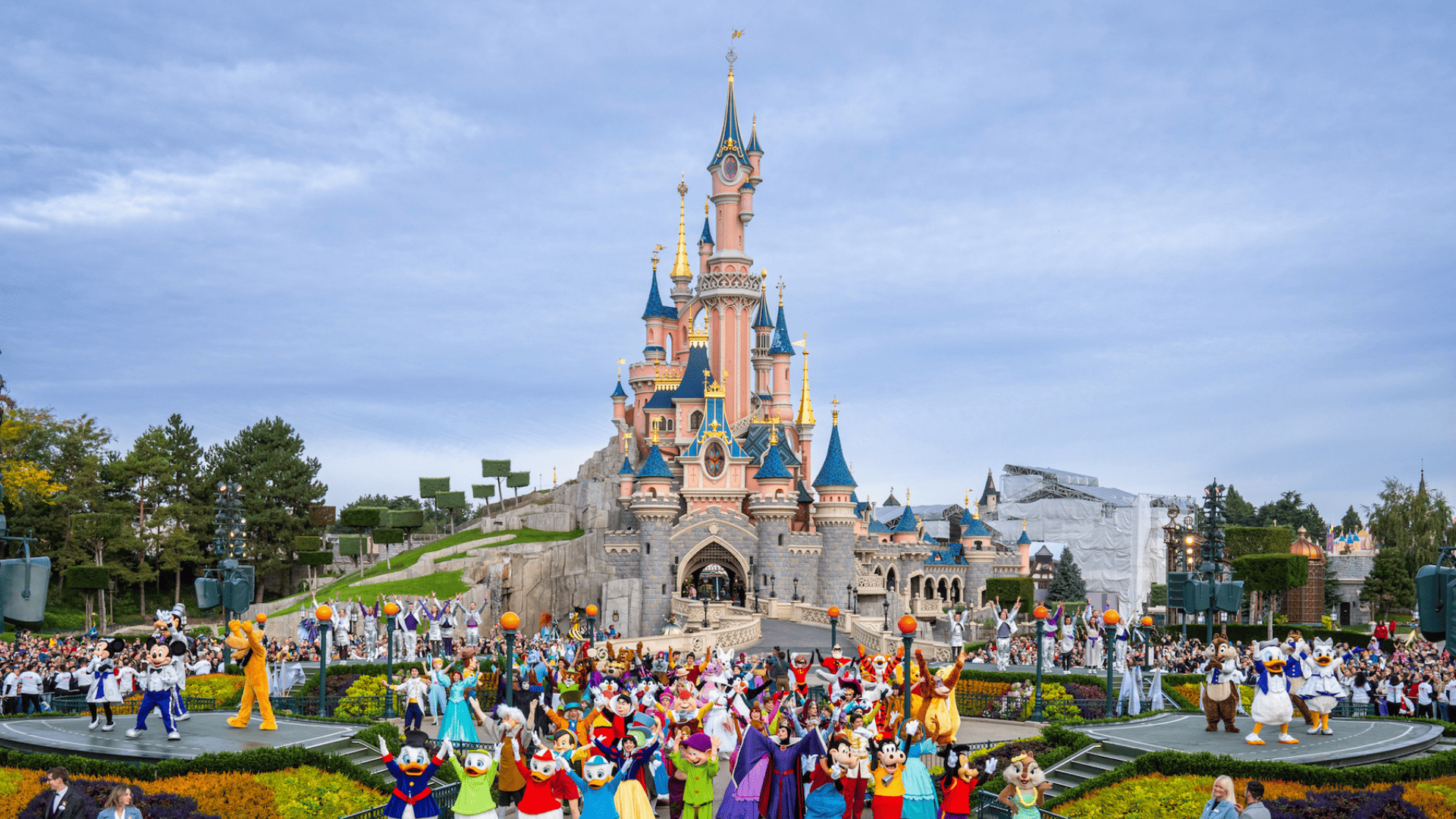 PARİS & DISNEYLAND TURU Pegasus Havayolları ile 4 gece